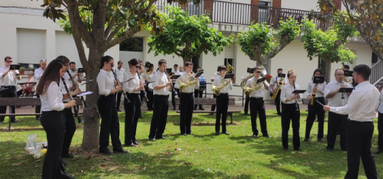 Imagen Concierto de la Asoc. Banda municipal de Sangüesa en la Residencia de ancianos