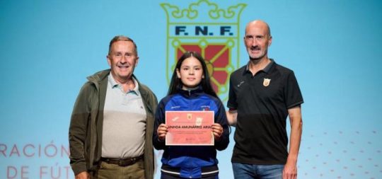 Imágen de la noticia - FNF reconoce a casi 500 integrantes de sus selecciones navarras. La Sangüesina Ainhoa Amunarriz Arias del Club Deportivo Cantolagua entre las reconocidas por la selección navarra sub-16 Femenina.