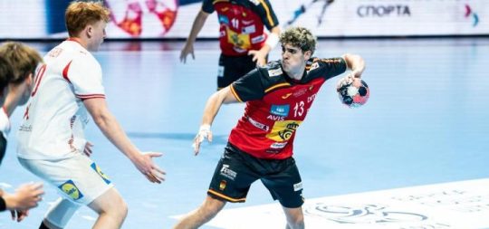 Imagen de la noticia: Adrián Sola Basterra, elegido mejor lateral derecho del Europeo juvenil de Serbia